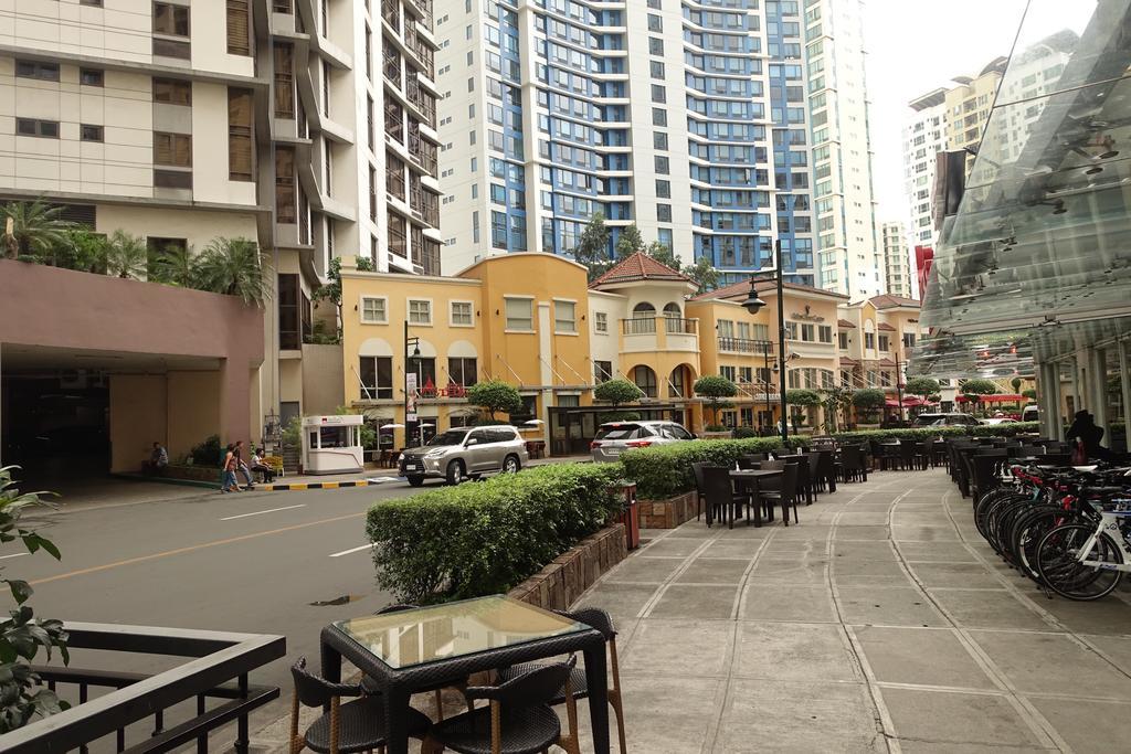 Luxury Condo At Forbeswood Parklane The Fort Bgc Makati City Luaran gambar