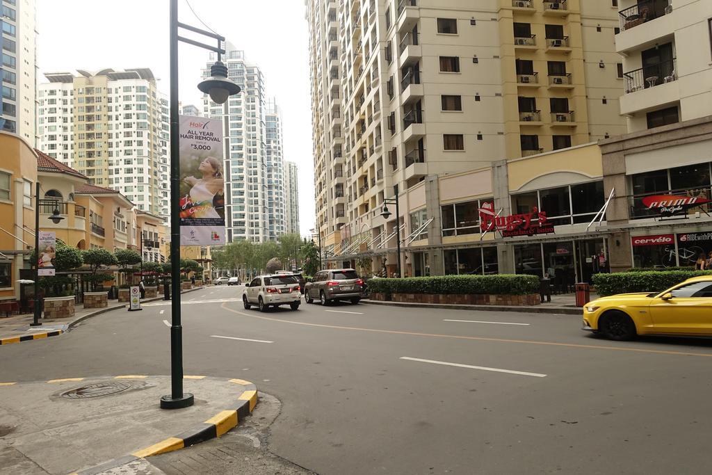 Luxury Condo At Forbeswood Parklane The Fort Bgc Makati City Luaran gambar