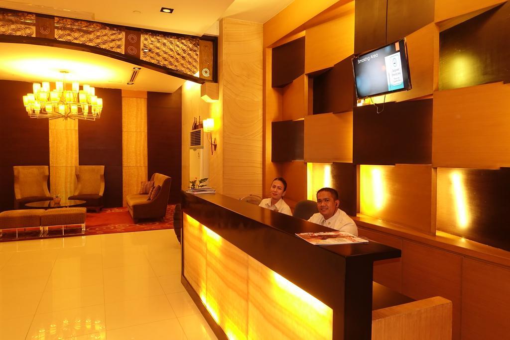Luxury Condo At Forbeswood Parklane The Fort Bgc Makati City Luaran gambar