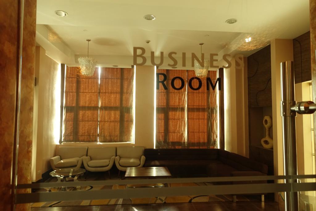 Luxury Condo At Forbeswood Parklane The Fort Bgc Makati City Luaran gambar